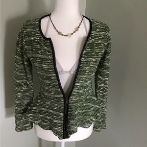 Top sweater with zipper and faux Leather trimmings, 96% cotton.